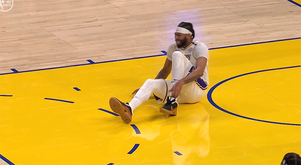 NBA年終大戰中的傷病陰霾:湖人大將濃眉不慎扭傷腳 東契奇退出比賽